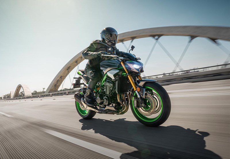 Kawasaki Z900 2025 – सुपरनैक्ड बाइक जिसमें है रिफाइन्ड पावर और एग्रेसिव स्टाइल।