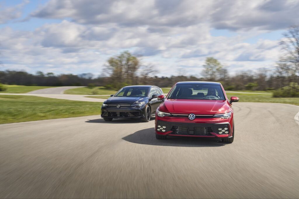 Volkswagen Golf GTI का भारत में लॉन्च वर्जन, स्टाइलिश और परफॉर्मेंस से भरपूर हैचबैक।